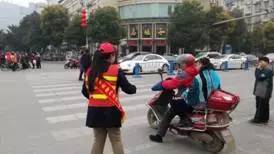 体验义务交通劝导，倡导安全文明出行(图4)