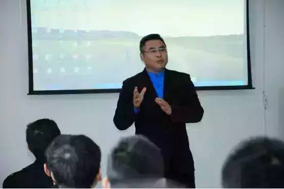 走出象牙塔 拥抱大世界(图13)